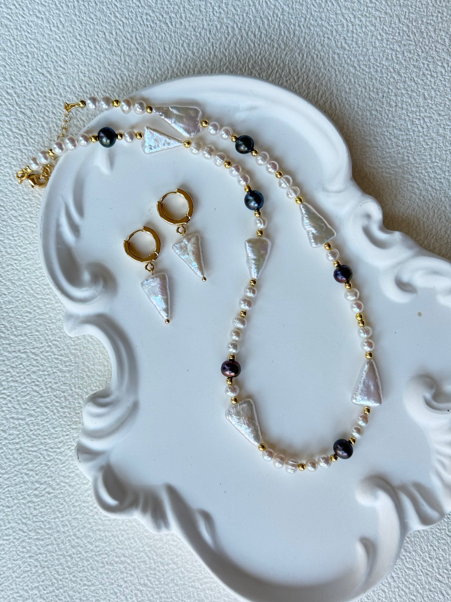 Celeste Triangle Pearl Set Necklace