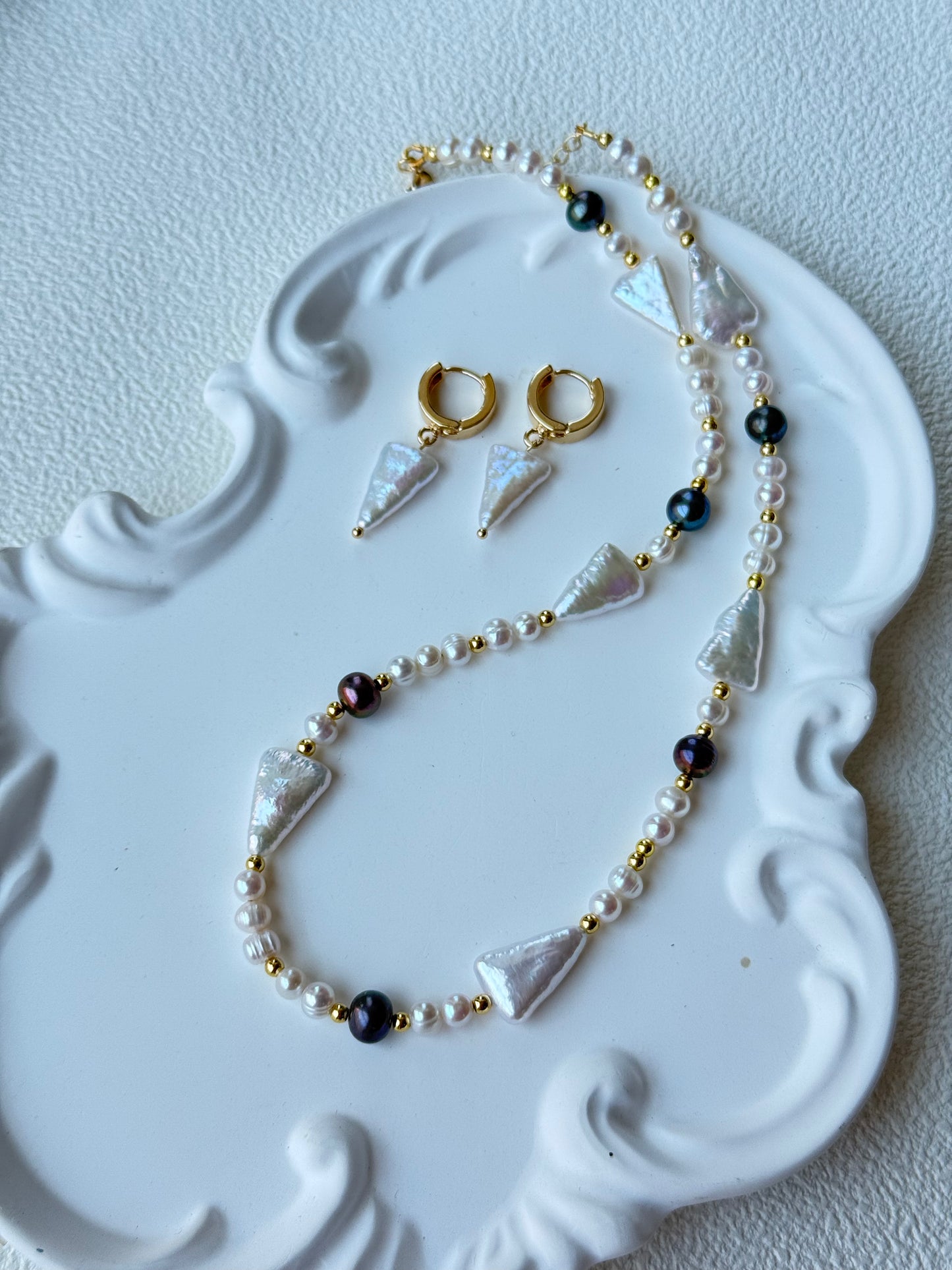 Celeste Triangle Pearl Set Necklace