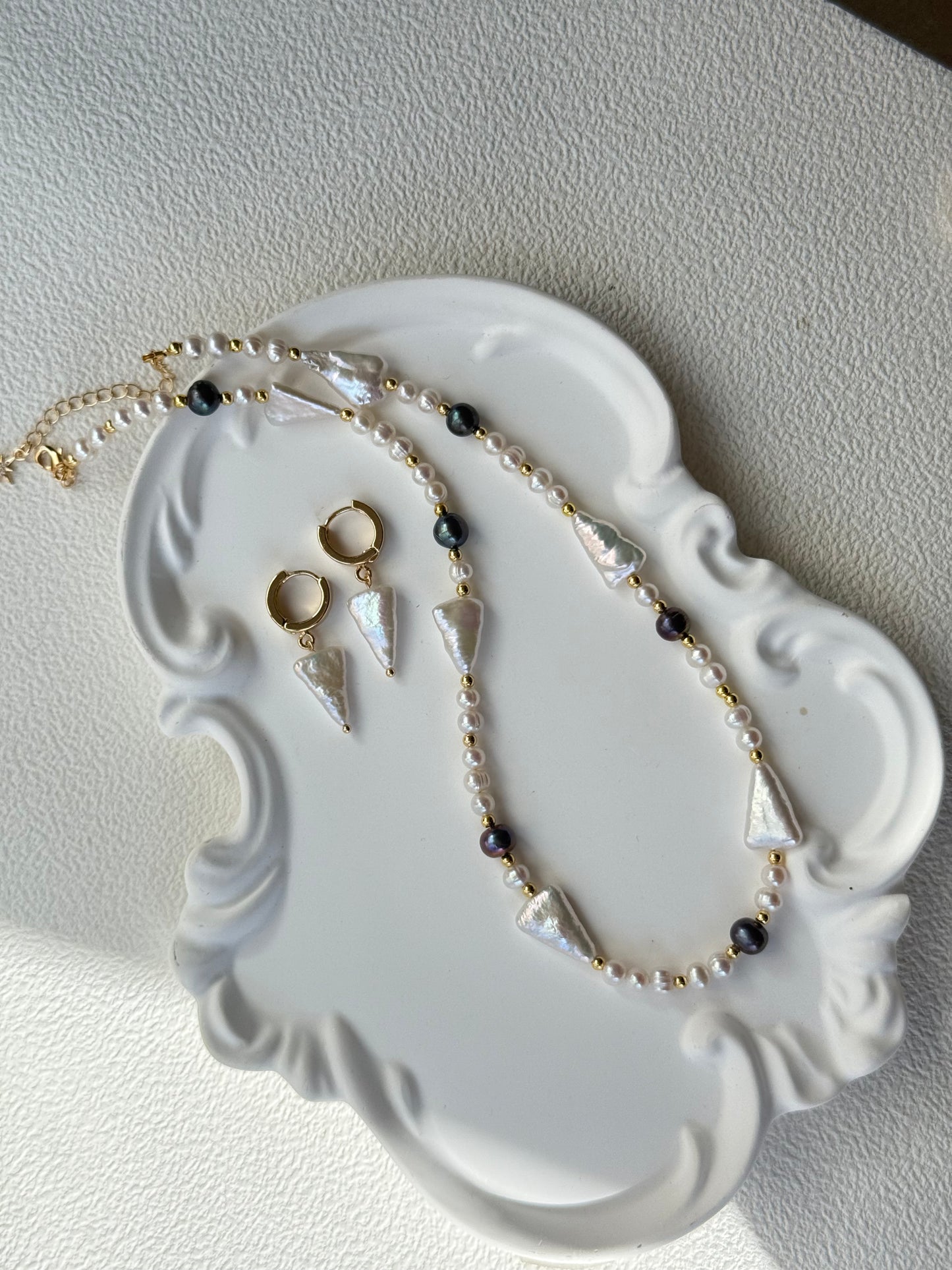 Celeste Triangle Pearl Set Necklace