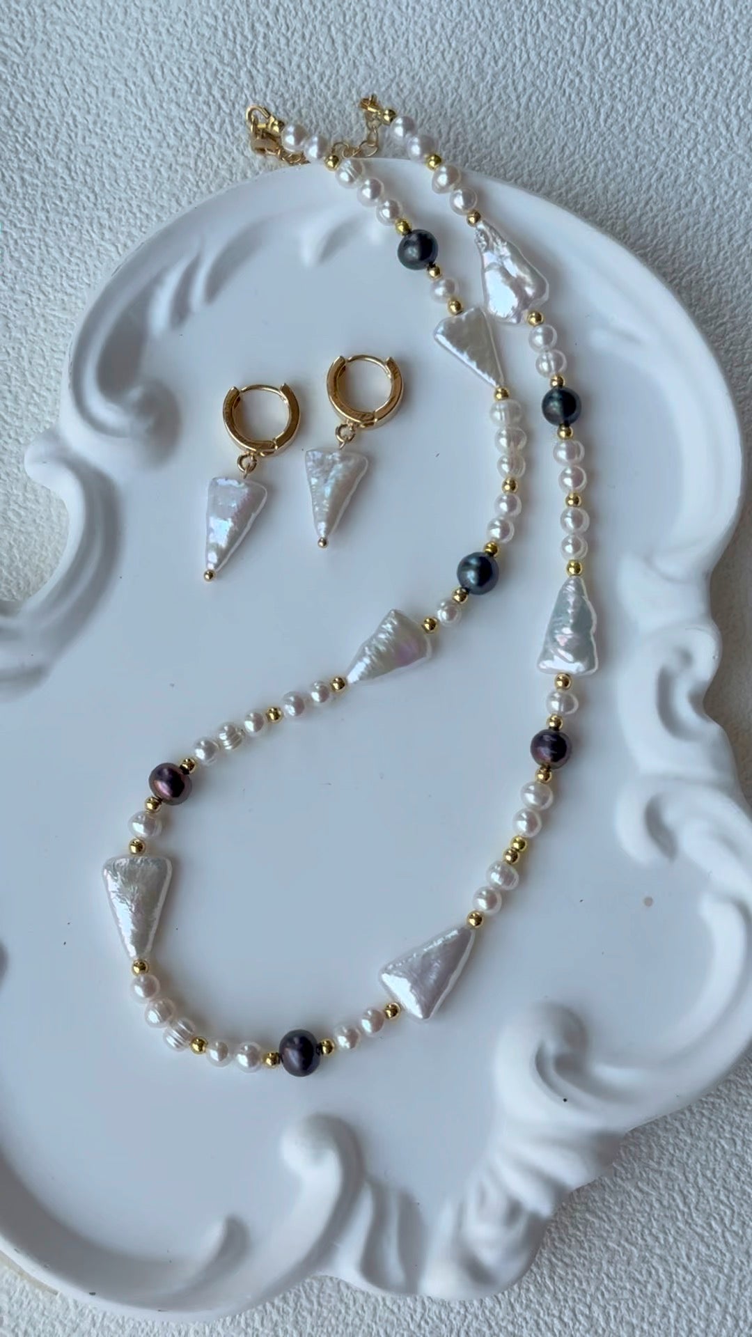 Celeste Triangle Pearl Set Necklace