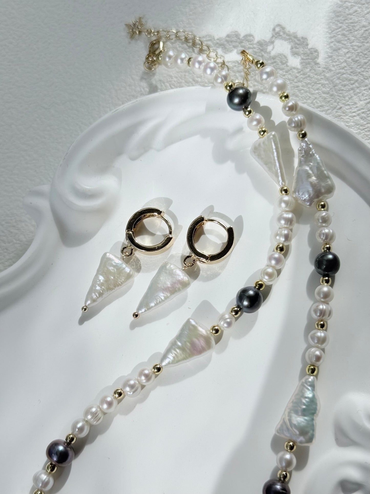 Celeste Triangle Pearl Set Necklace