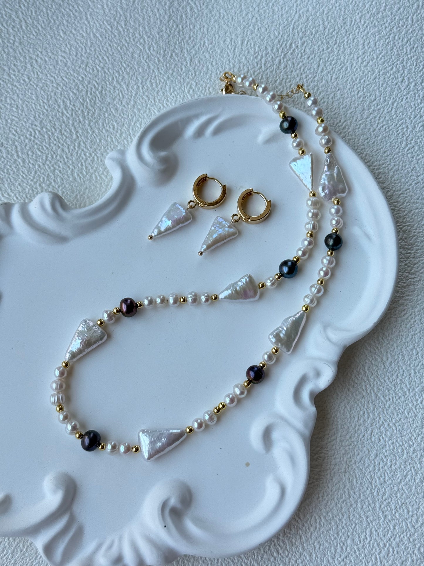 Celeste Triangle Pearl Set Necklace