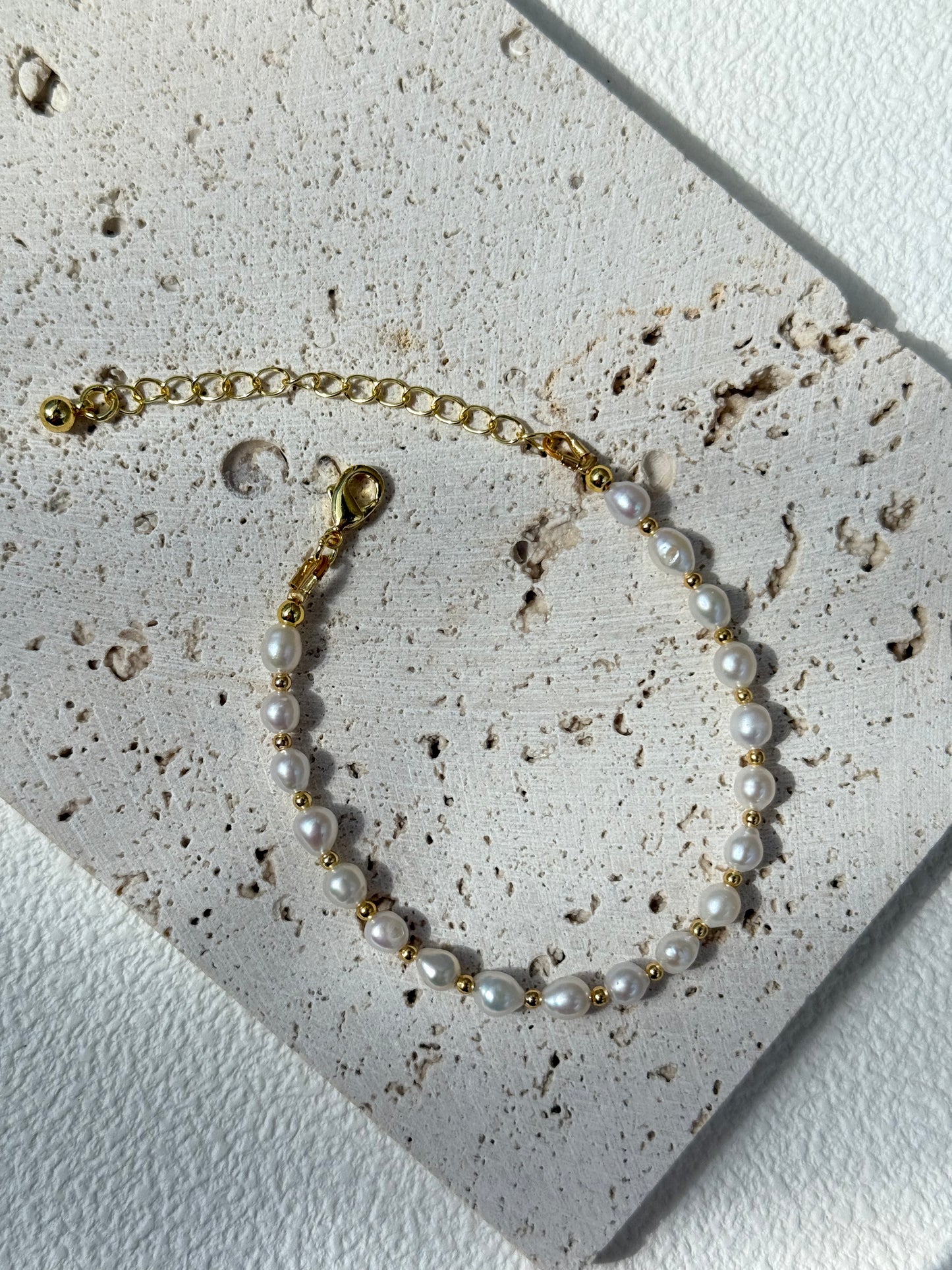 White Freshwater Pearl Bracelet