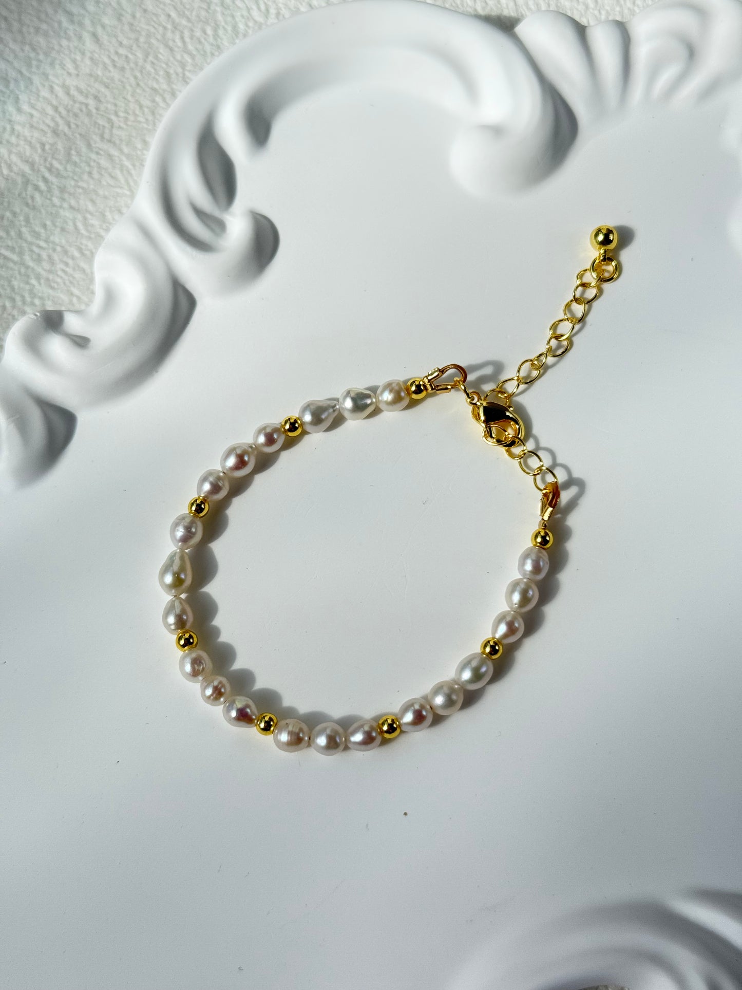 White Freshwater Pearl Bracelet