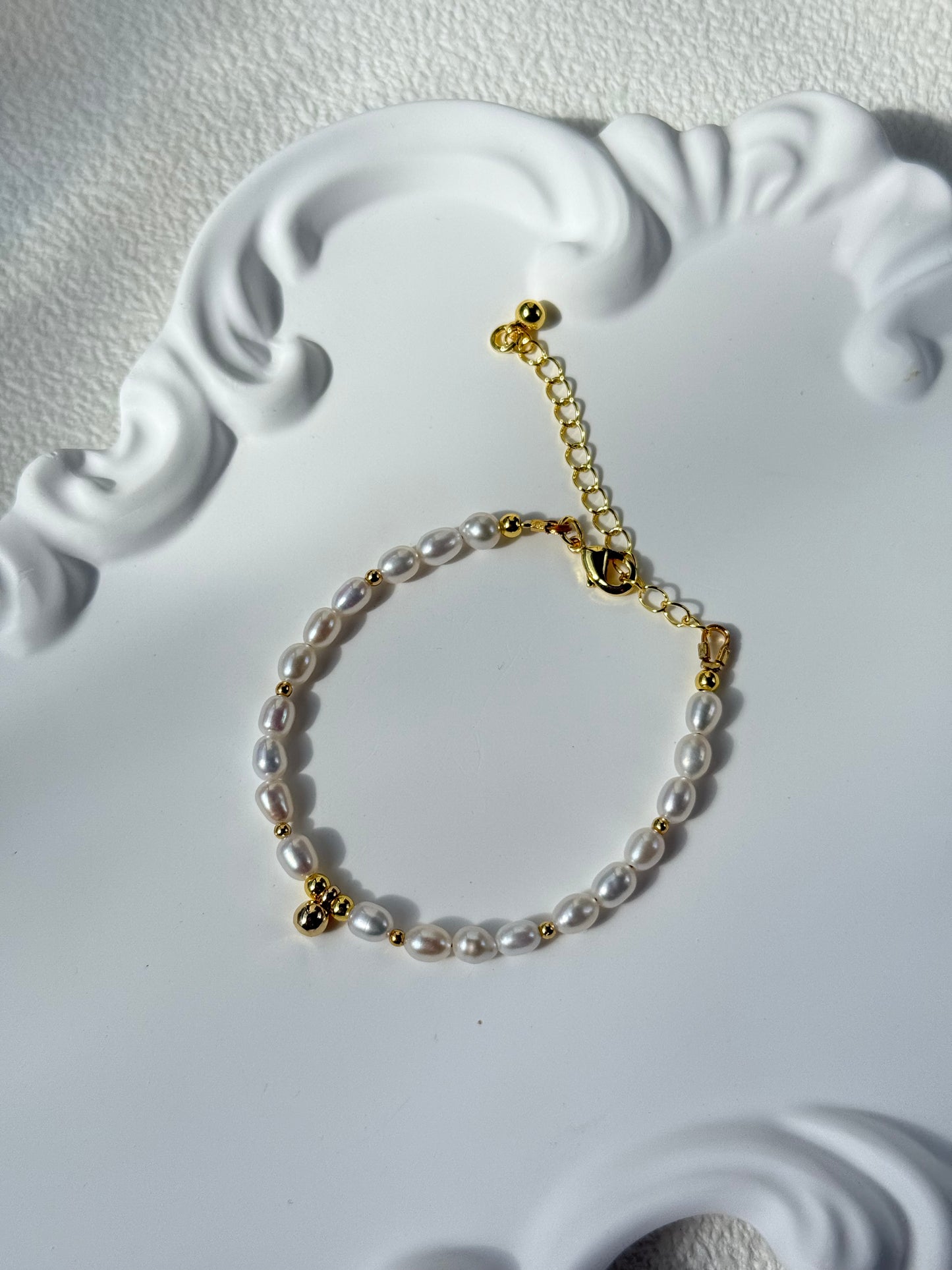 White Freshwater Pearl Bracelet