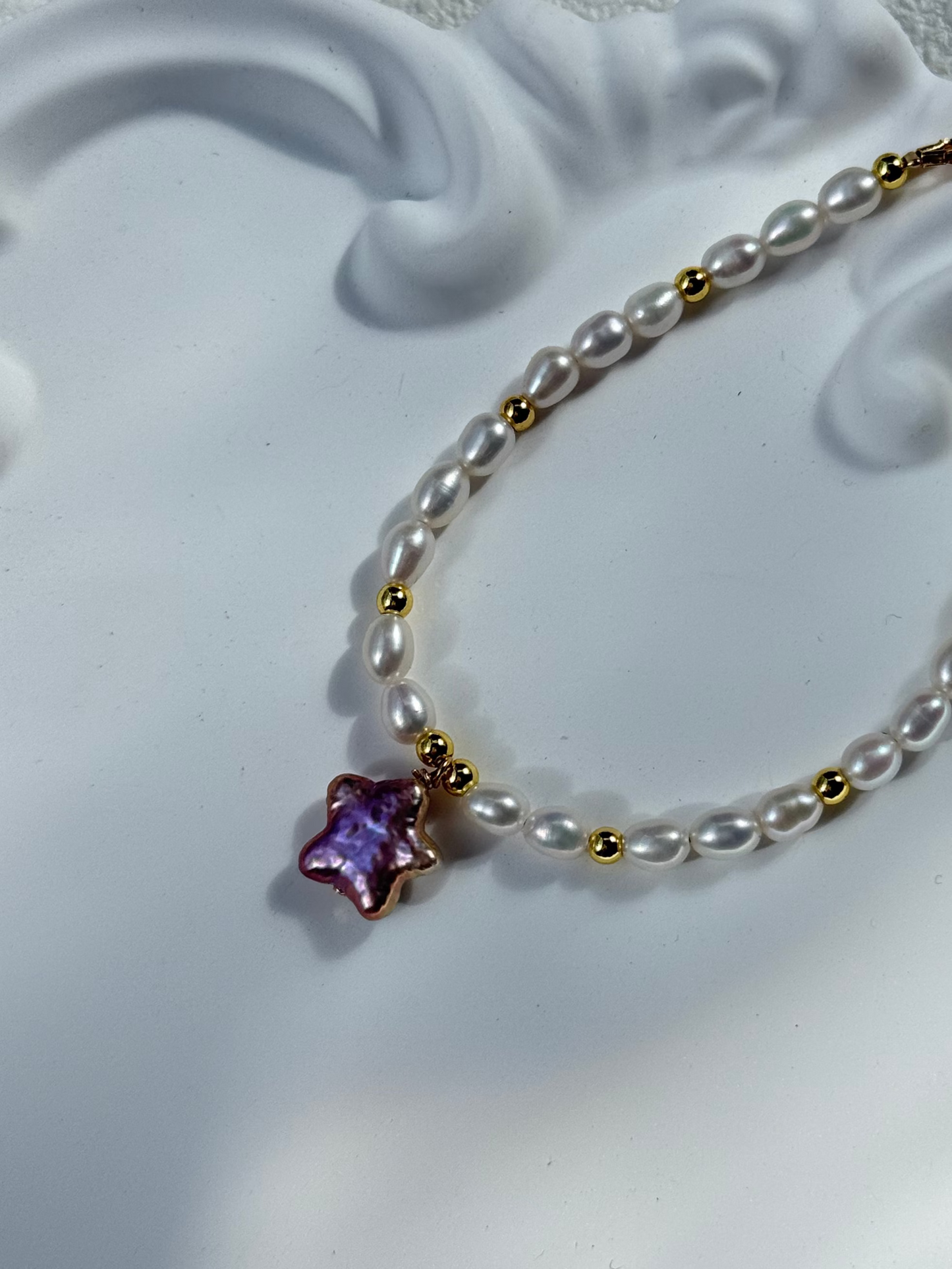 White Rice Pearl Bracelet with Purple Star Baroque Pendant