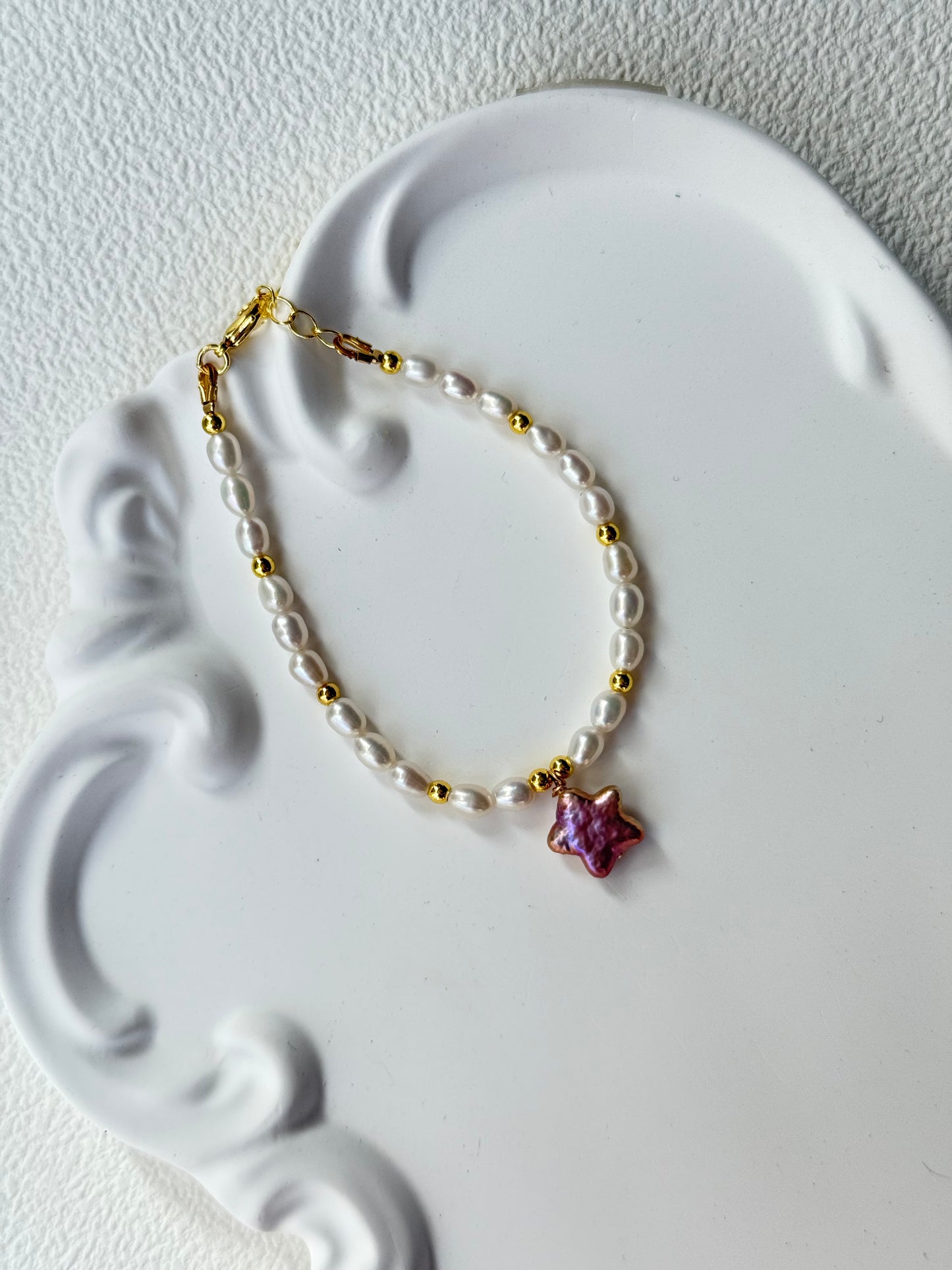 White Rice Pearl Bracelet with Purple Star Baroque Pendant