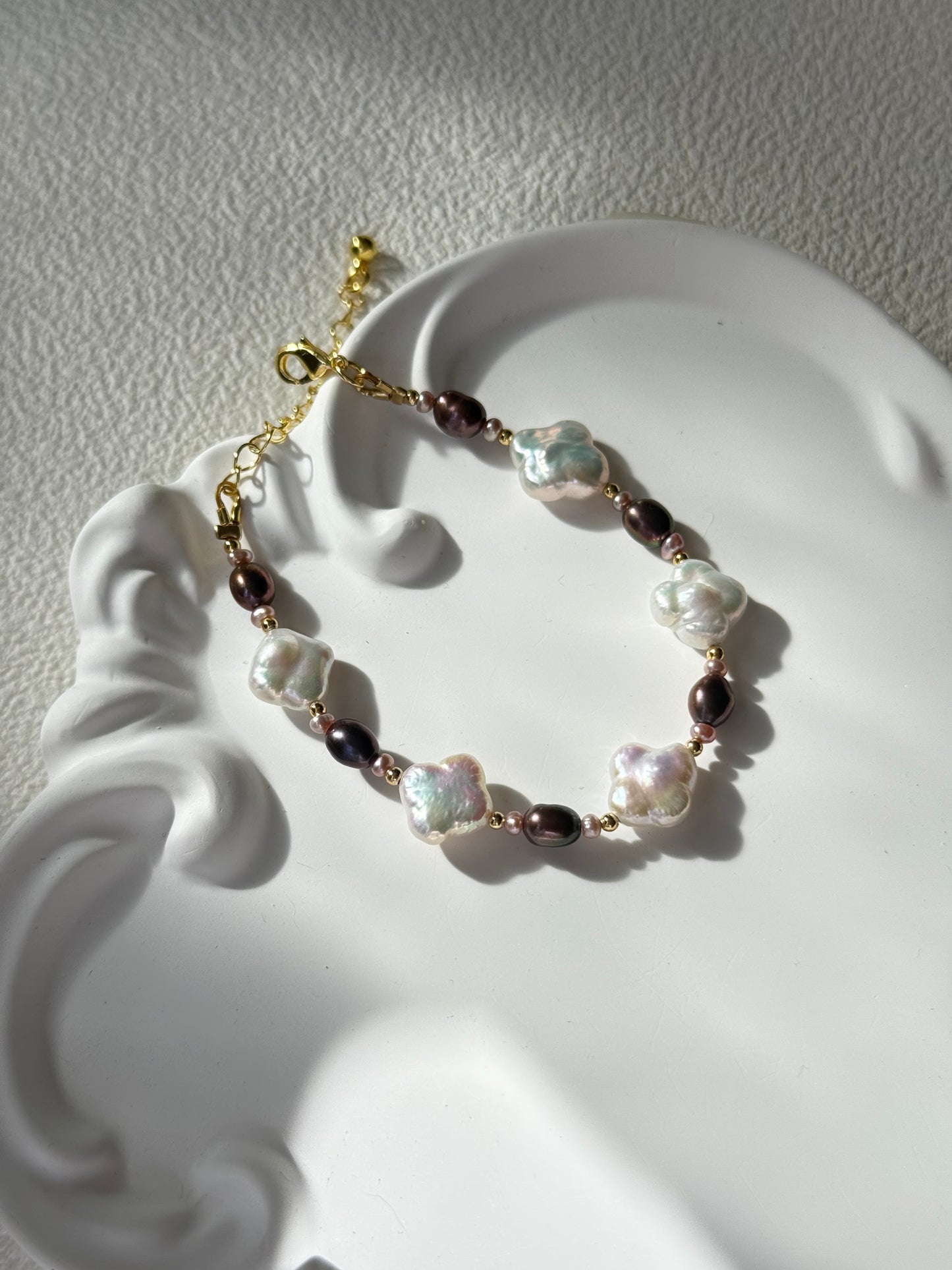 Clover Baroque Pearl Sweet Bracelet