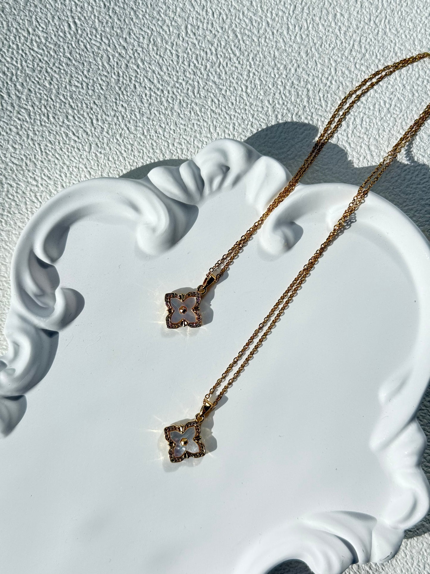 Reversible White & Black Mother-of-Pearl Pendant Necklace