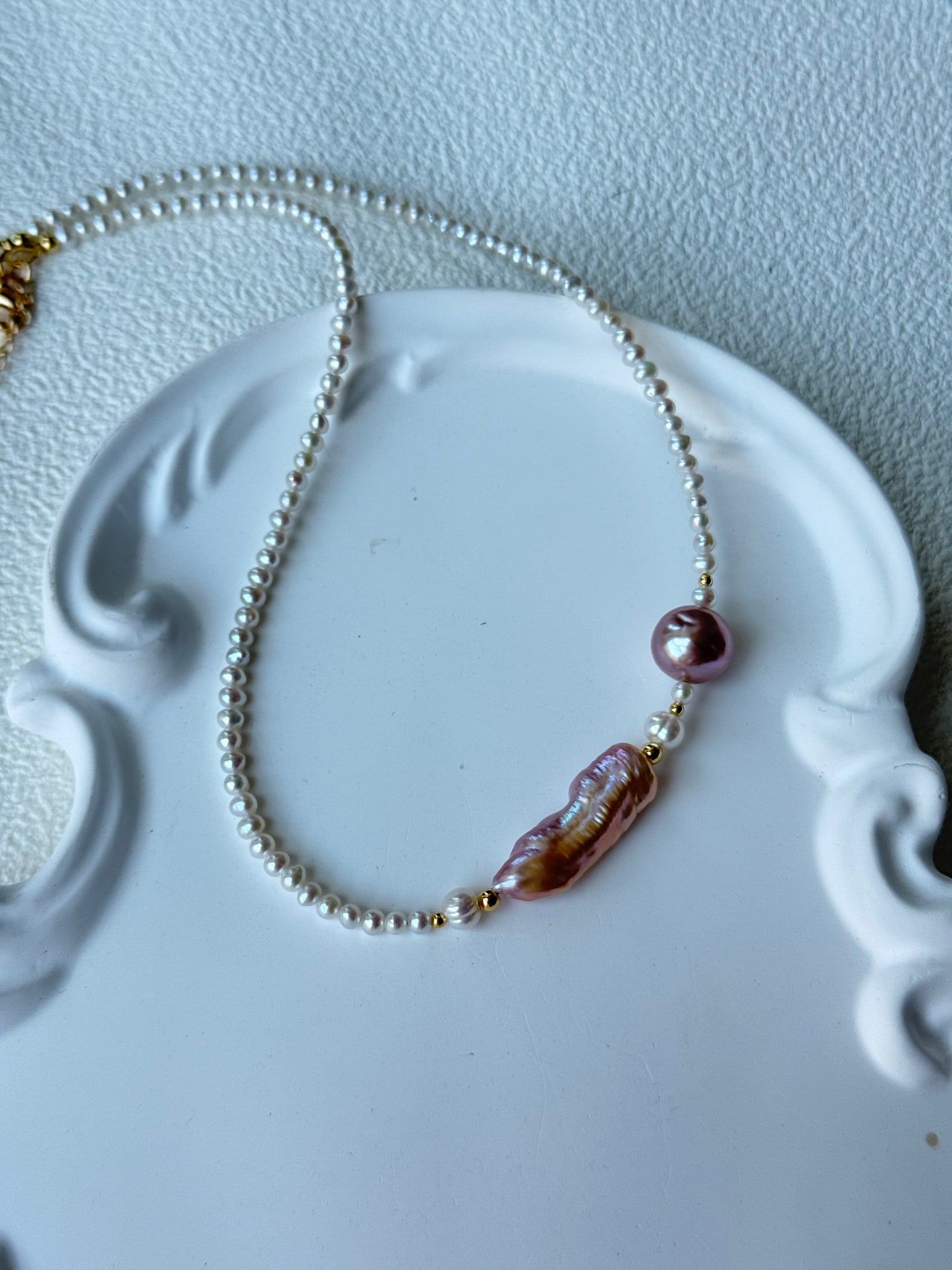 Rosé Glow Choker