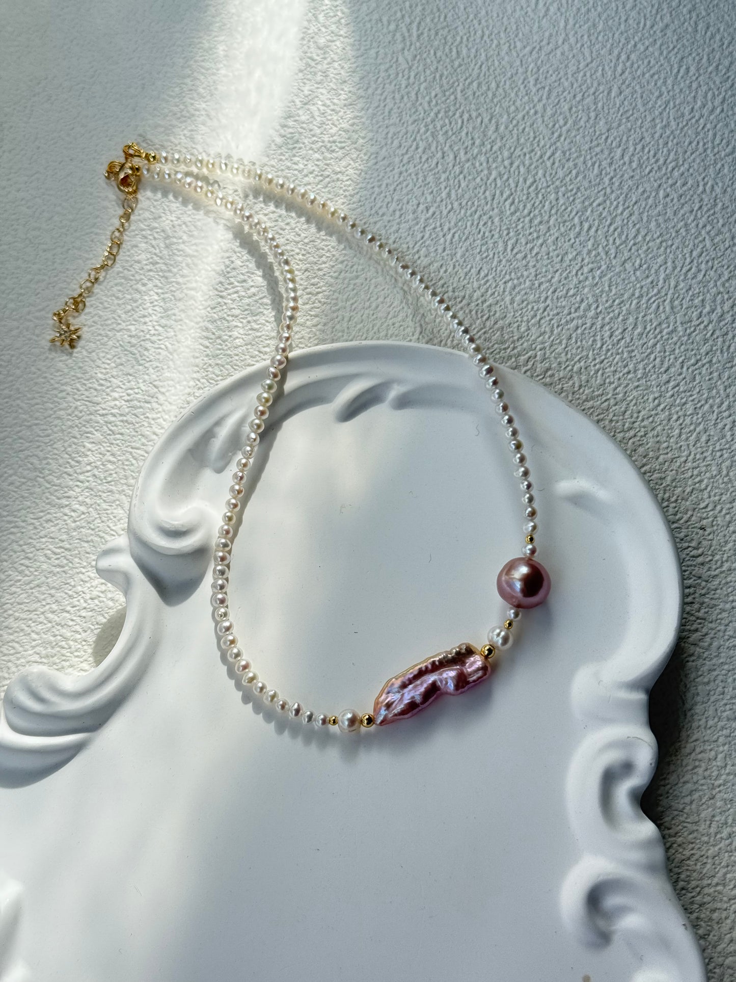 Rosé Glow Choker