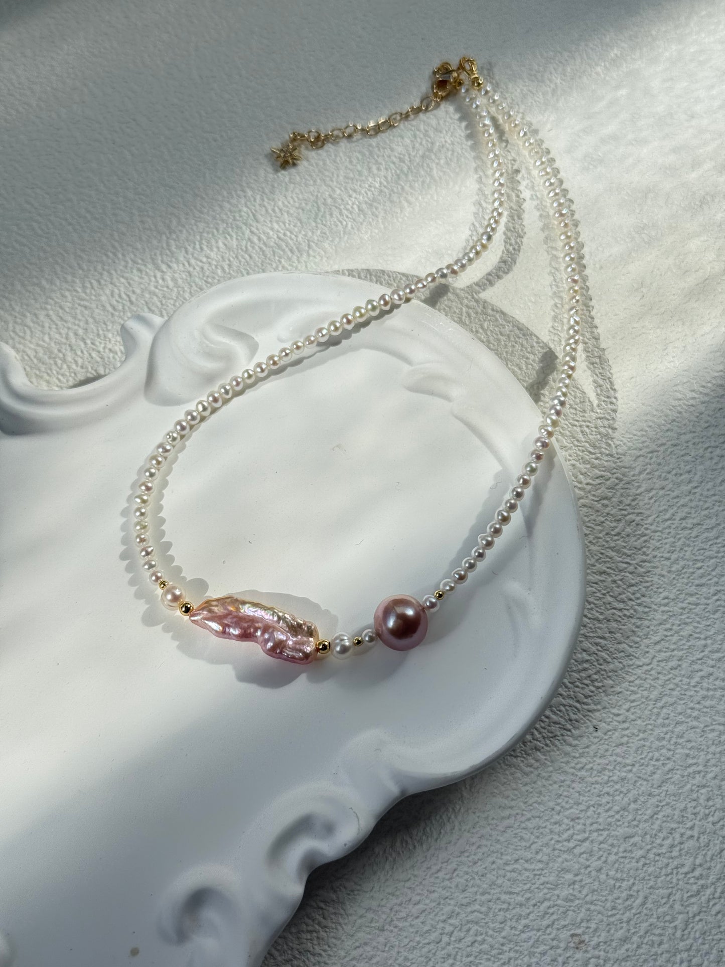 Rosé Glow Choker