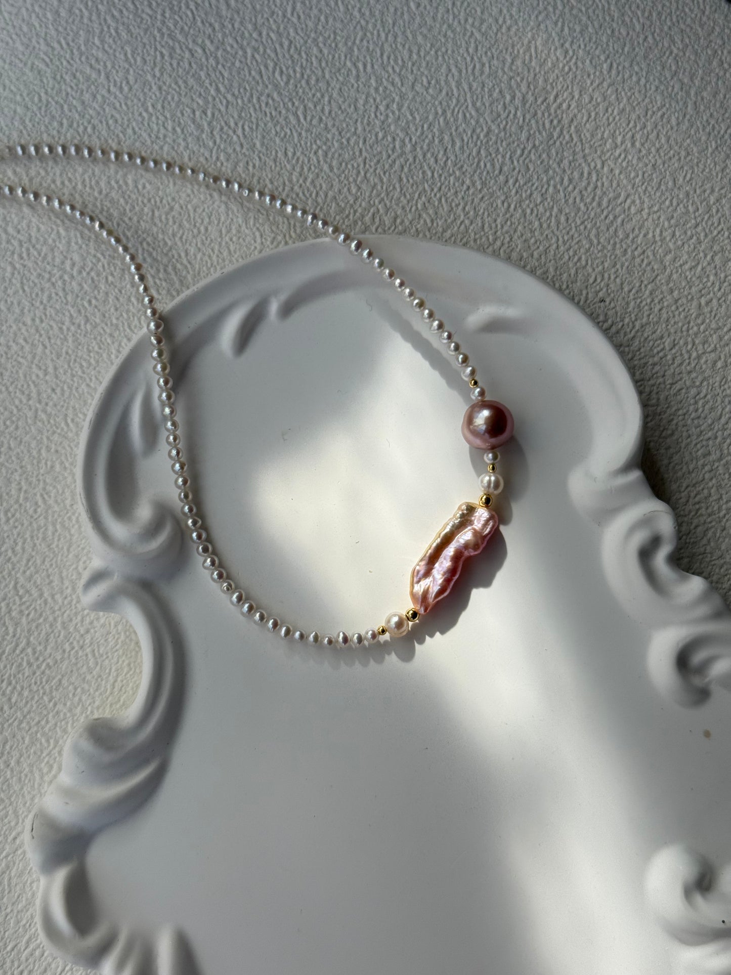 Rosé Glow Choker