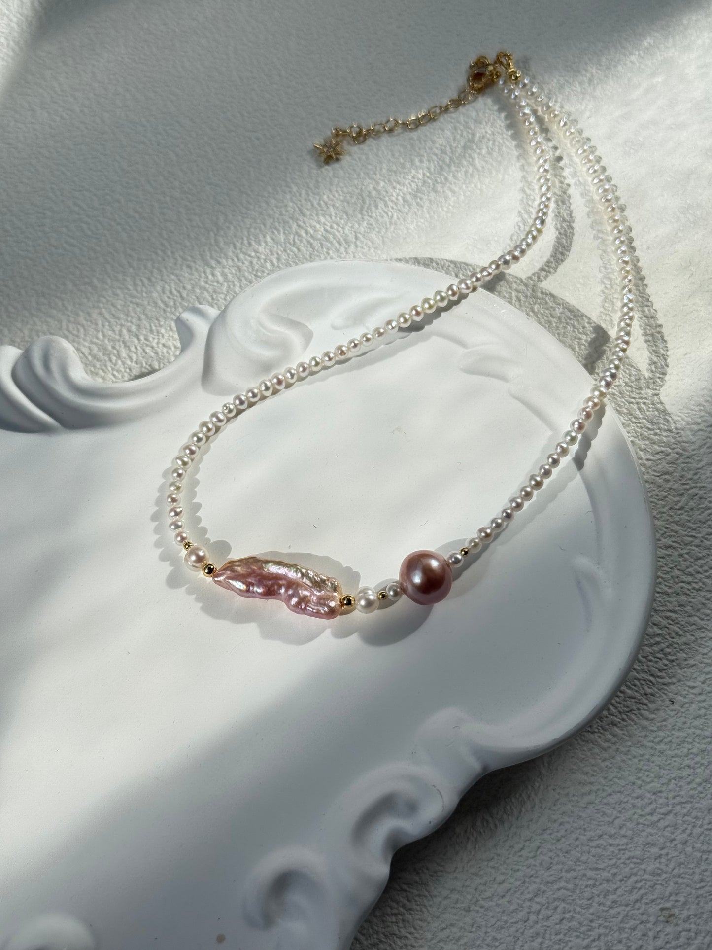 Rosé Glow Choker