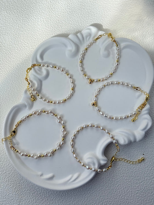 White Freshwater Pearl Bracelet