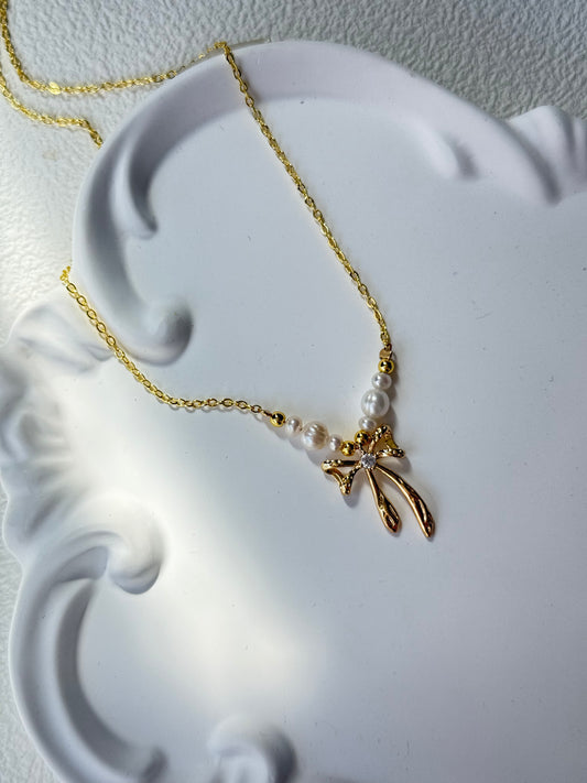 Pearl Bow Sweet Necklace